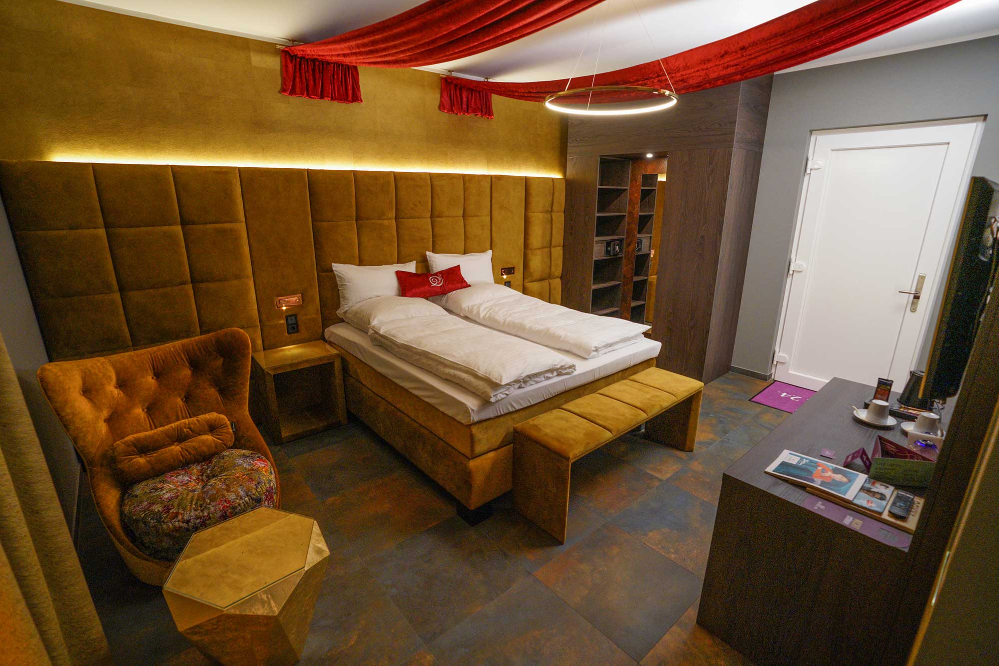 Motel24 Rietberg Doppelzimmer CarlMakesMedia Motel24 Rietberg Doppelzimmer