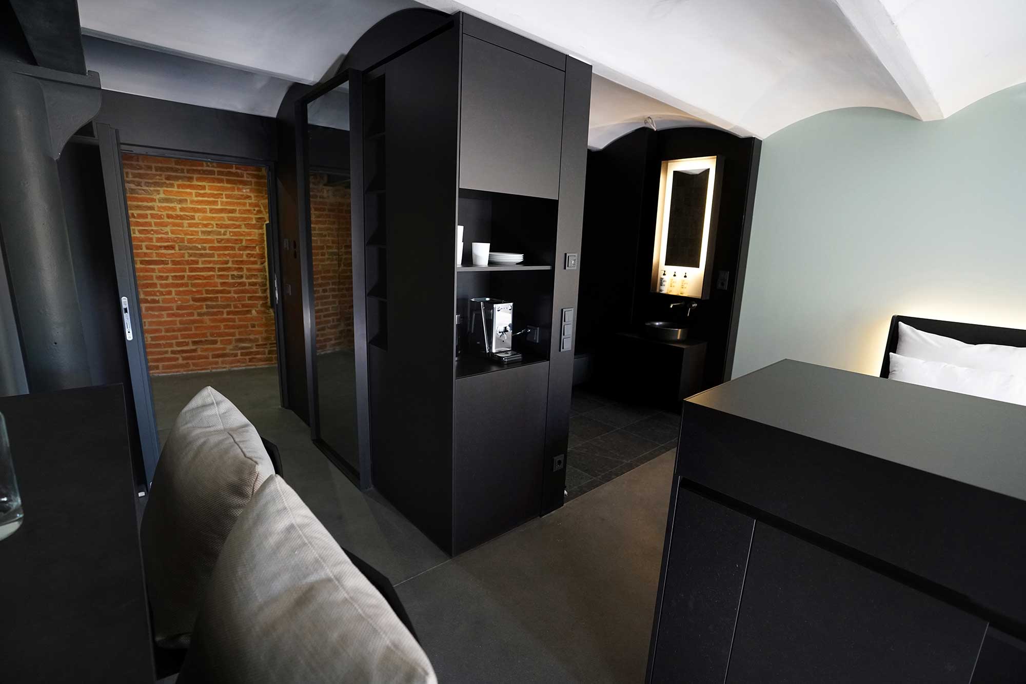 Hotel Pölter Isselhorst Doppelzimmer mit Studioküche »Markus T« CarlMakesMedia Hotel Pölter Isselhorst Doppelzimmer mit Studioküche »Markus T«