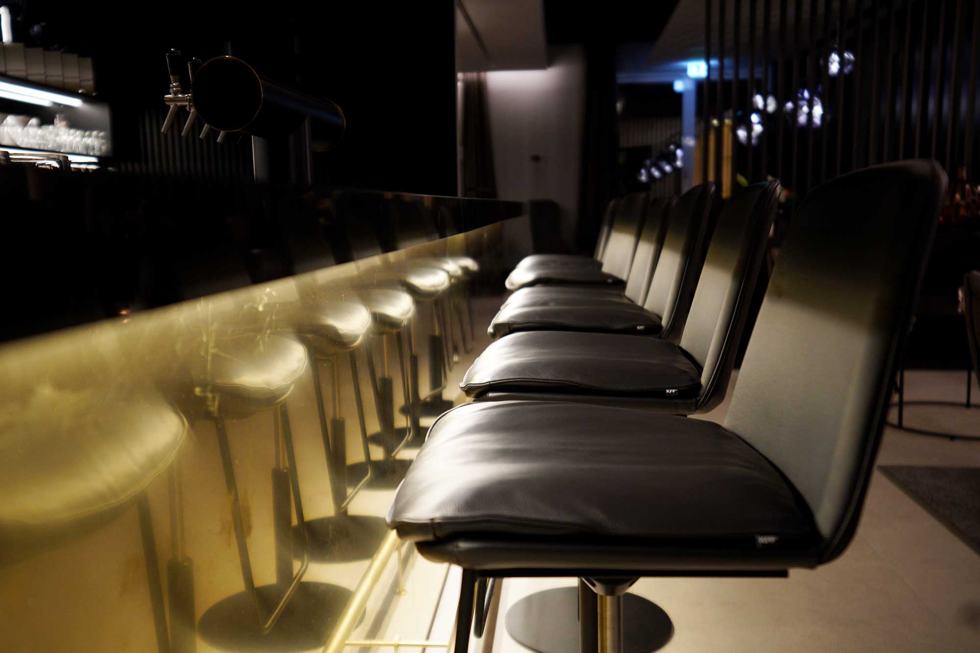 Imagefotos Hotel Wunnerswatt die Barhocker CarlMakesMedia Hotel Wunnerswatt die Barhocker