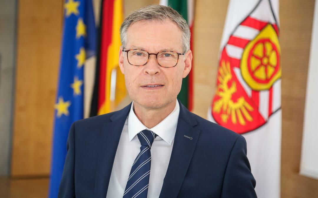 Landrat Adenauer setzt sich für Verlängerung der Mehrwertsteuersenkung in der Gastronomie ein