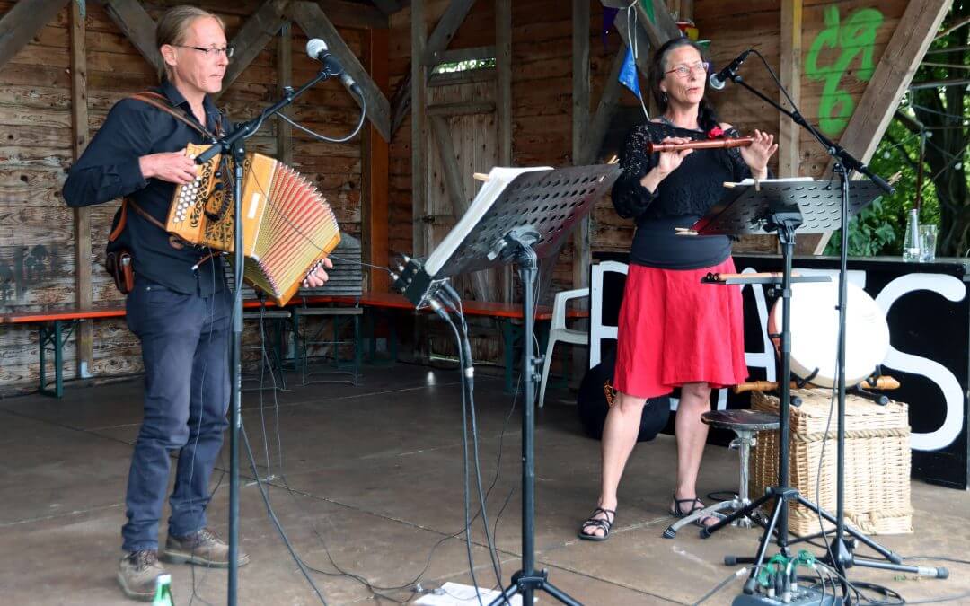 Von Mittsommernacht bis Mittwinter